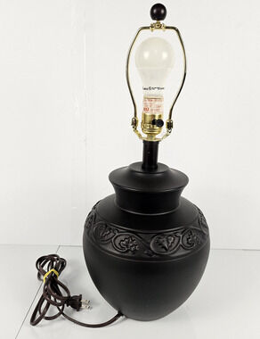 Vintage Black Matte Table Lamp Leaf Scroll Design Metal Base Accent Lamp Tested